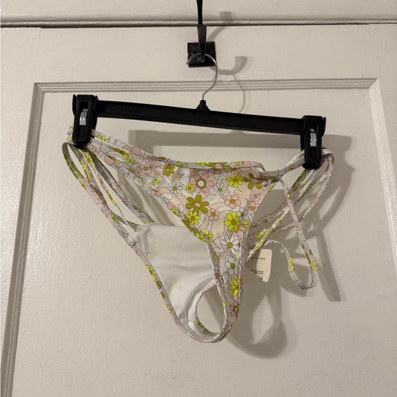 Fabletics High-Waisted Strappy Bikini Bottom NWT LARGE - Picture 5 of 7